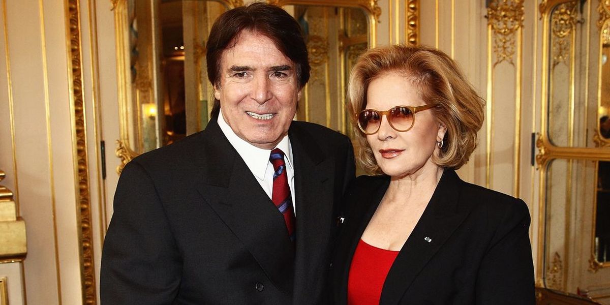 Sylvie Vartan a trouvé "un homme beau" en Tony Scotti et c'était difficile  pour David Hallyday qui "n'avait jamais connu un homme en permanence"